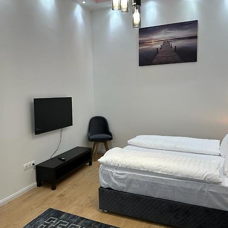 Lizu Apartmant Boedapest Buitenkant foto
